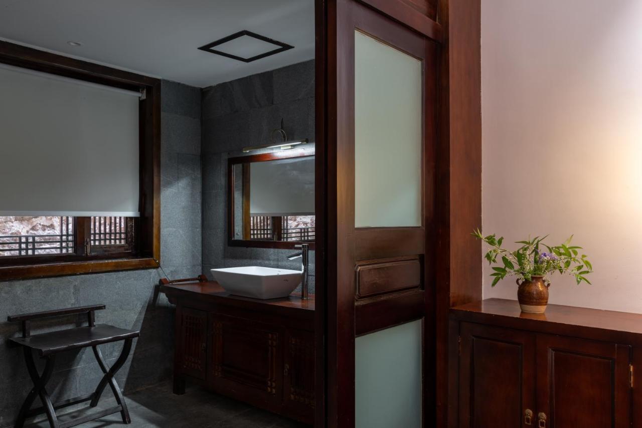 Jun Bo Xuan Boutique